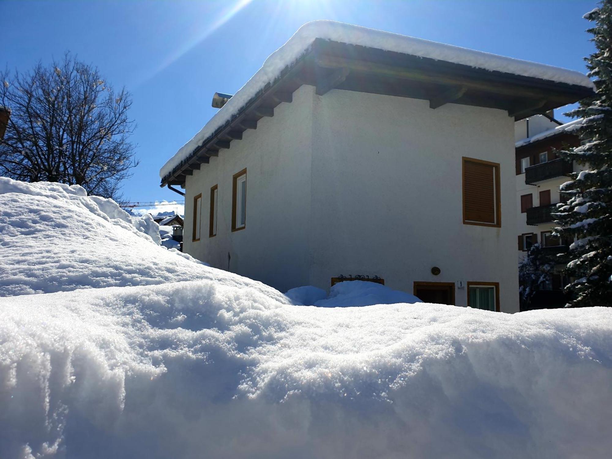 Luminoso Ed Accogliente, Centralissimo Appartamento Indipendente Cortina dʼAmpezzo Exterior foto